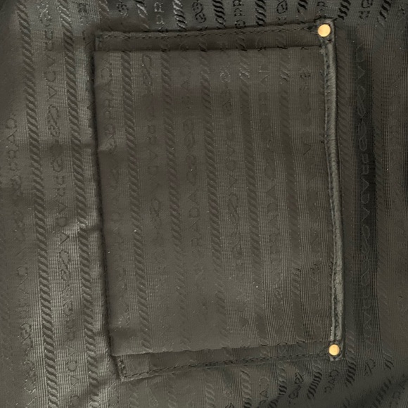 Prada bag - Picture 9 of 12
